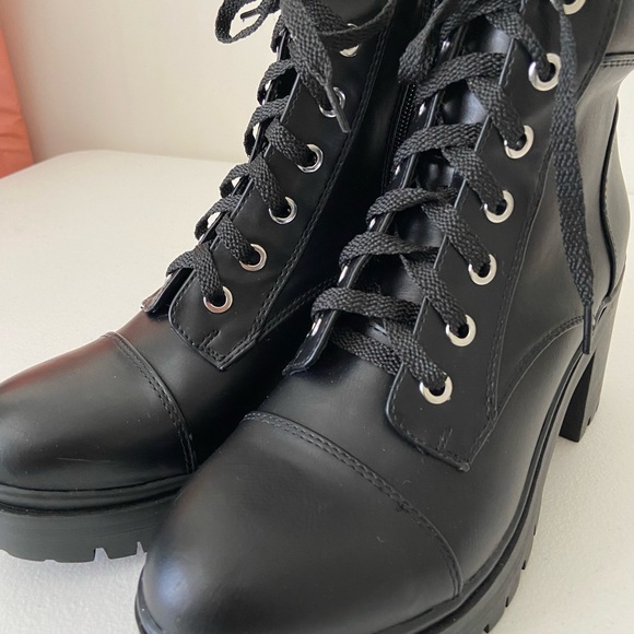 NWOT | Nine West women’s faux leather lace up combat zip boots wedge chunk heel - Picture 7 of 7